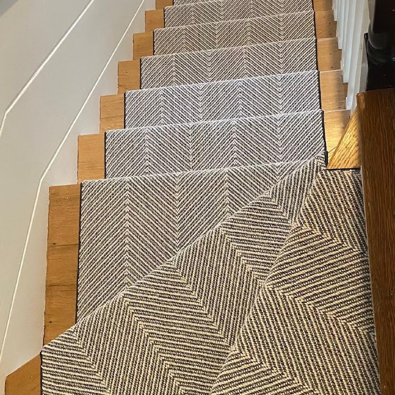 Stanton Wool custom runner with black binding